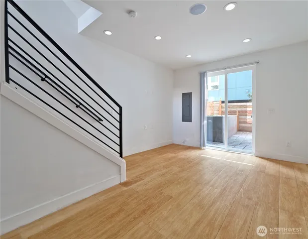 $3,195 | 14023 Greenwood Avenue North, Unit C, Seattle, WA 98133