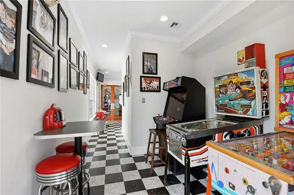 $825,000 | 2 Squirewood Court, Harvey, LA 70058