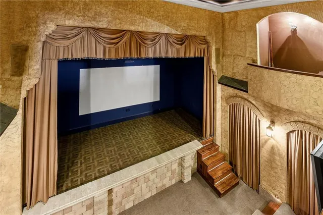 $825,000 | 2 Squirewood Court, Harvey, LA 70058