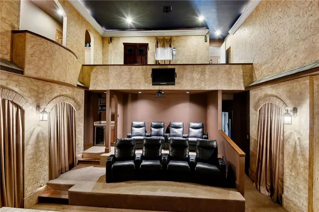 $825,000 | 2 Squirewood Court, Harvey, LA 70058