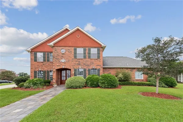$825,000 | 2 Squirewood Court, Harvey, LA 70058