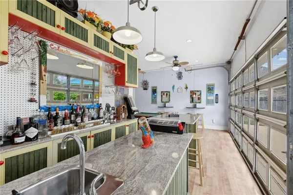 $825,000 | 2 Squirewood Court, Harvey, LA 70058