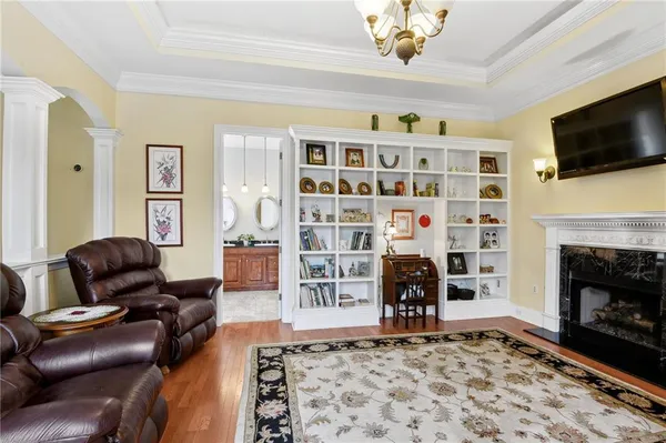 $825,000 | 2 Squirewood Court, Harvey, LA 70058