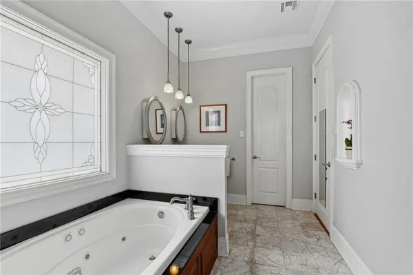 $825,000 | 2 Squirewood Court, Harvey, LA 70058