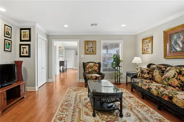 $825,000 | 2 Squirewood Court, Harvey, LA 70058