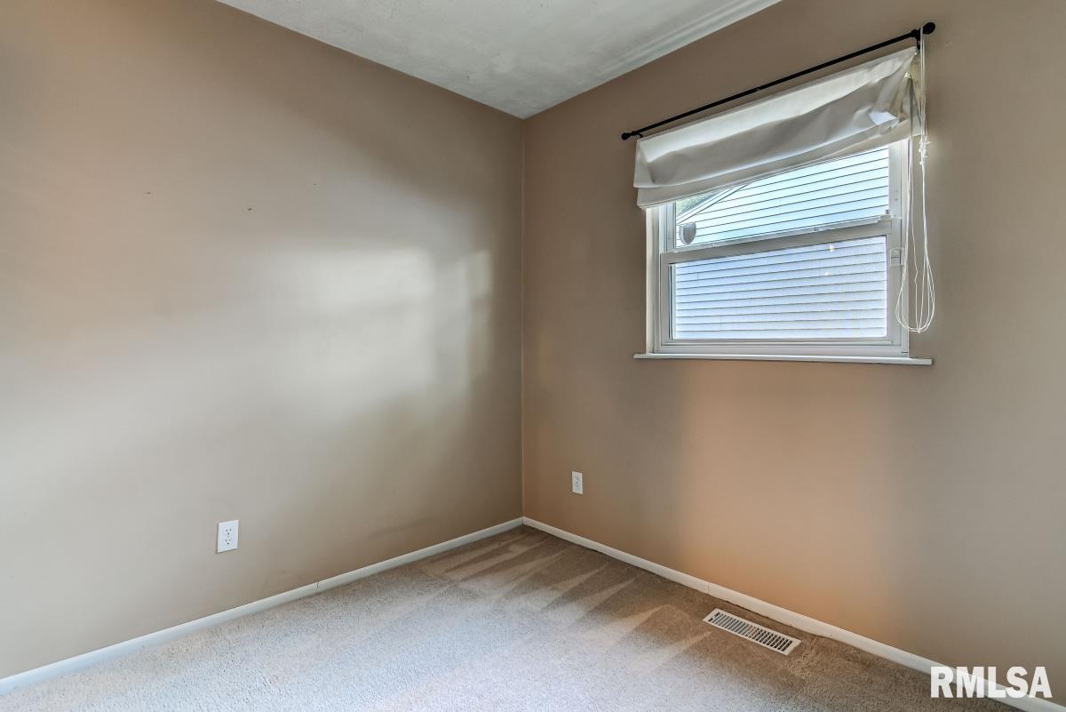 1924 Stonehenge Road Springfield, IL 62702 - Photo 11 of 22