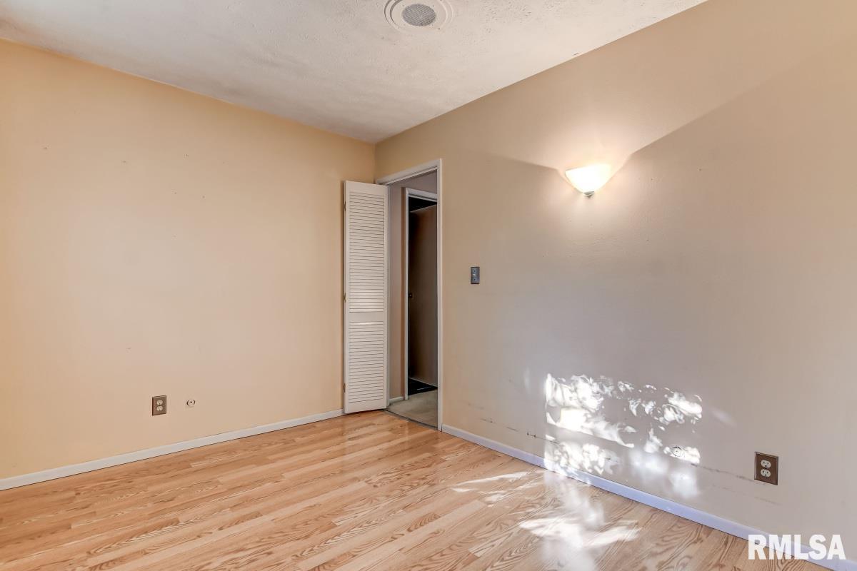 1924 Stonehenge Road Springfield, IL 62702 - Photo 12 of 22
