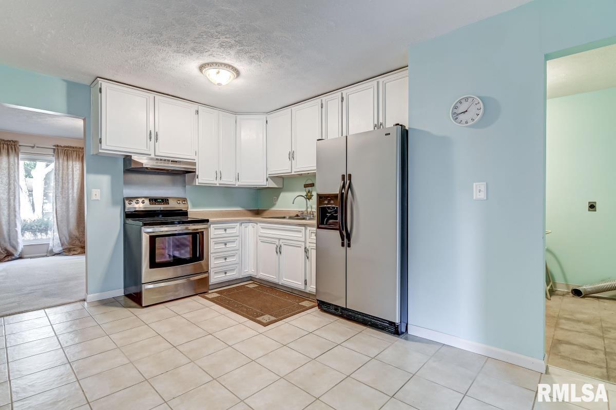 1924 Stonehenge Road Springfield, IL 62702 - Photo 14 of 22