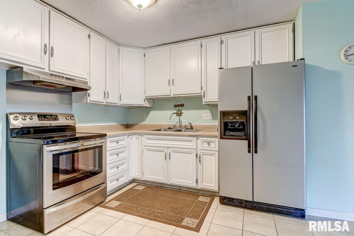 1924 Stonehenge Road Springfield, IL 62702 - Photo 15 of 22
