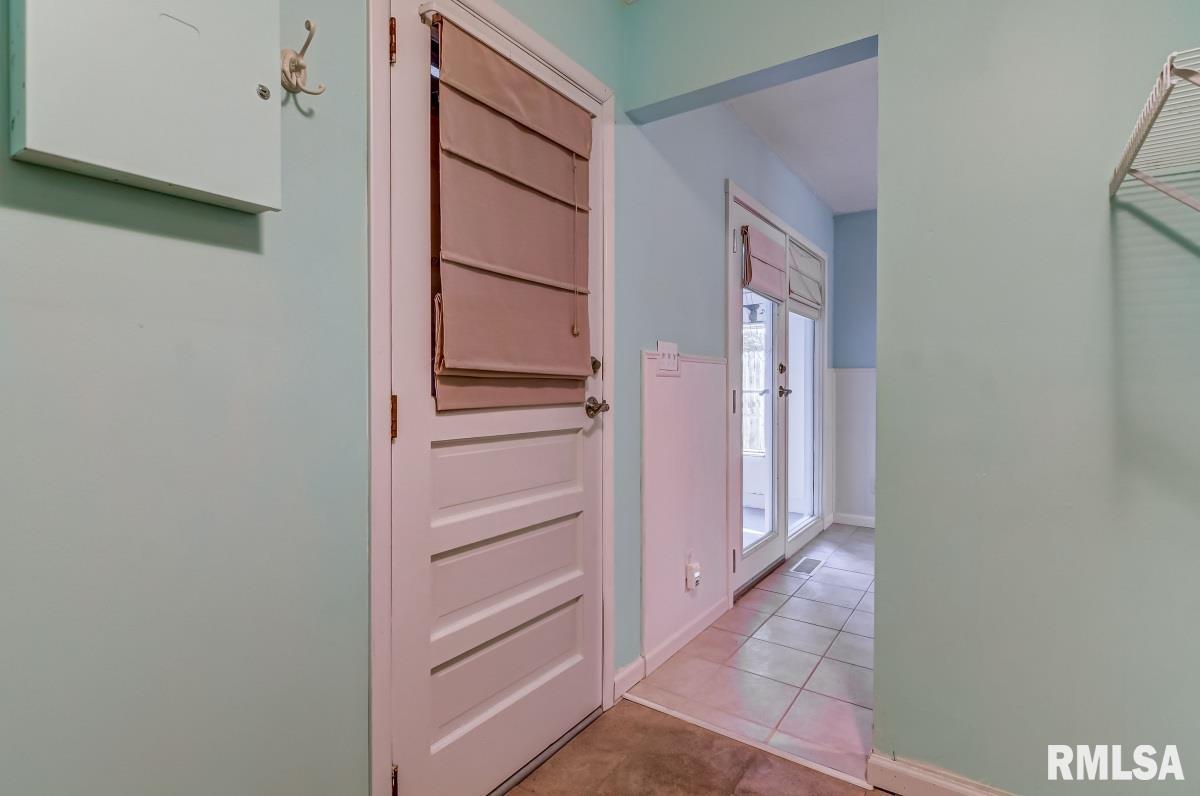 1924 Stonehenge Road Springfield, IL 62702 - Photo 21 of 22