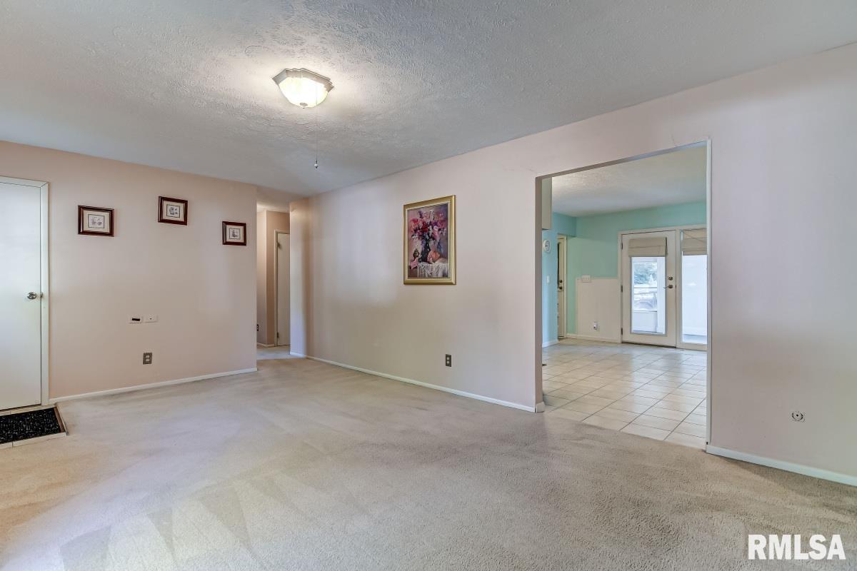 1924 Stonehenge Road Springfield, IL 62702 - Photo 7 of 22