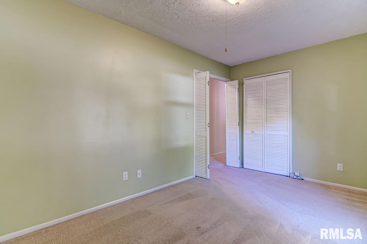 1924 Stonehenge Road Springfield, IL 62702 - Photo 9 of 22