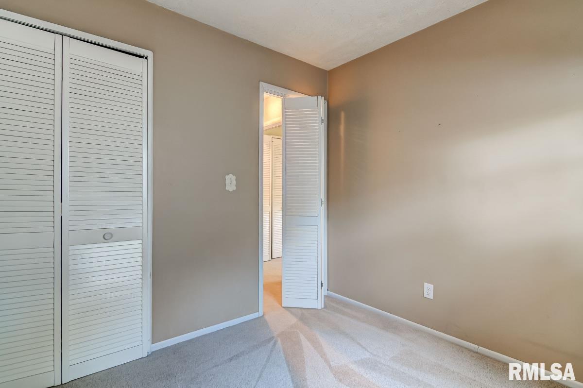 1924 Stonehenge Road Springfield, IL 62702 - Photo 10 of 22