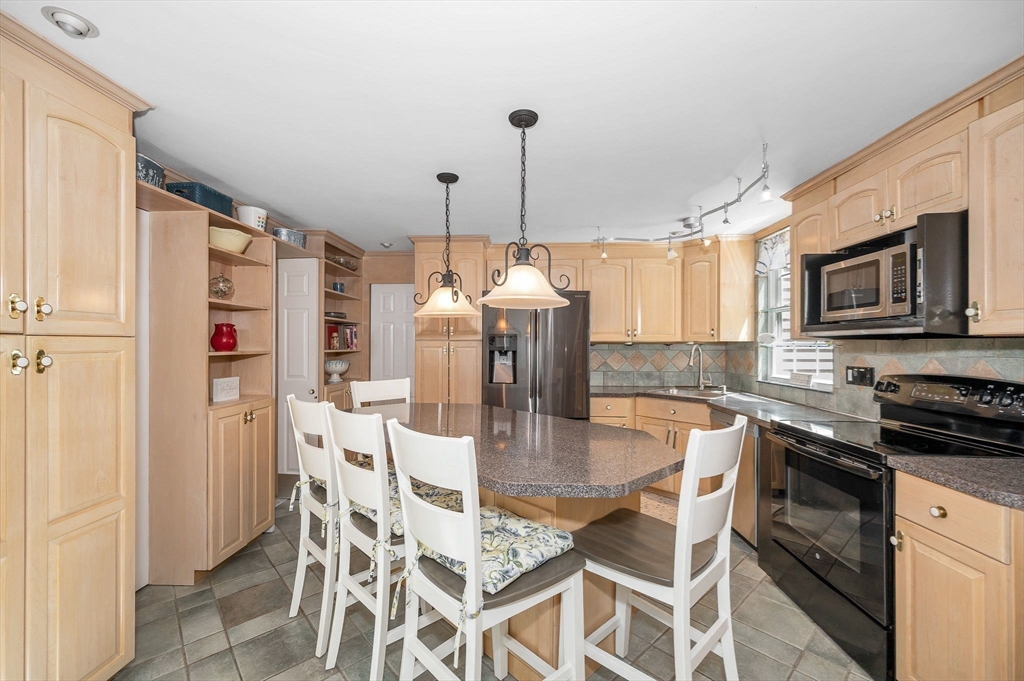 12 R Bayberry Lane Beverly, MA 01915 - Photo 34 of 41