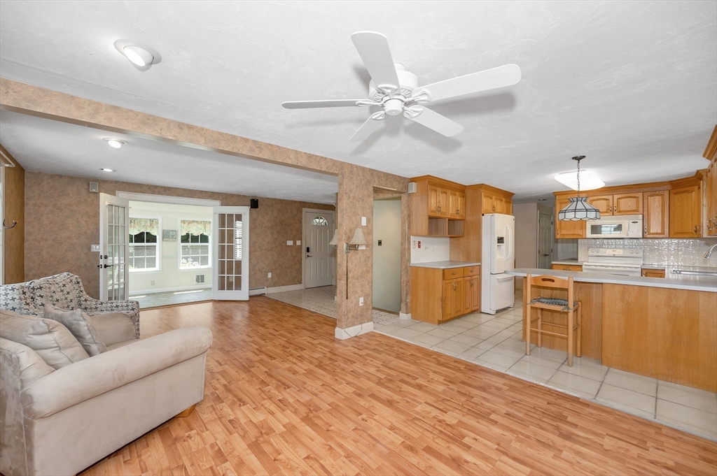 12 R Bayberry Lane Beverly, MA 01915 - Photo 8 of 41