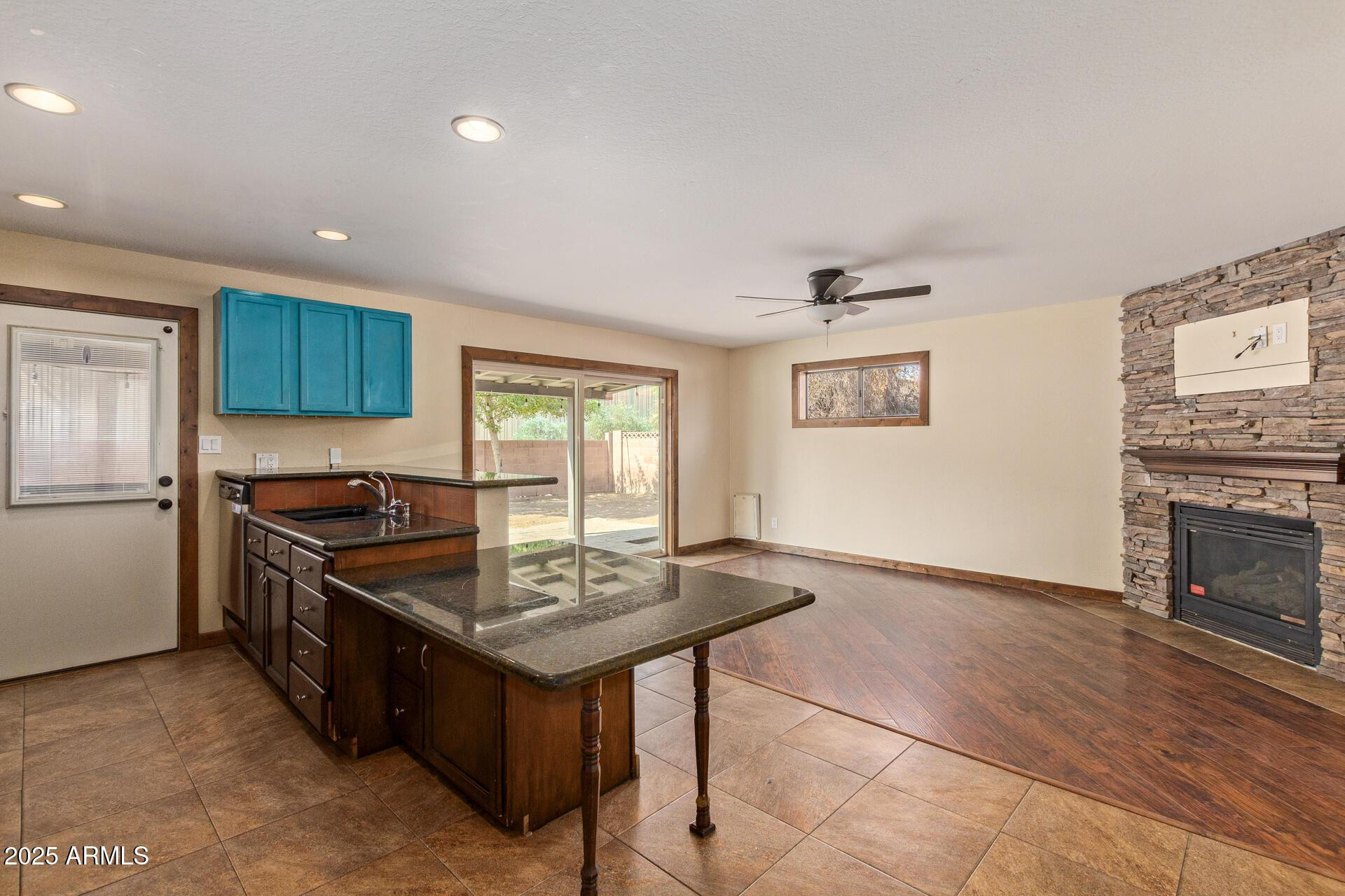 319 East Riviera Drive Tempe, AZ 85282 - Photo 9 of 30
