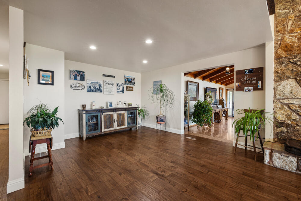 12520 Lisa Road Klamath Falls, OR 97603 - Photo 14 of 64 12520LisaRd.-20