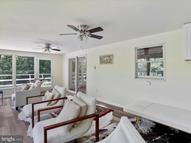 $398,900 | 999 Aspero Lane, Falling Waters, WV 25419