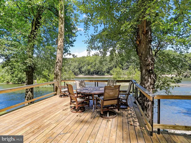 $398,900 | 999 Aspero Lane, Falling Waters, WV 25419