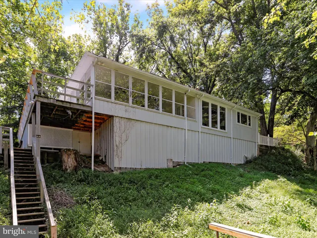 $398,900 | 999 Aspero Lane, Falling Waters, WV 25419