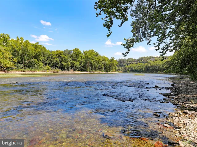 $398,900 | 999 Aspero Lane, Falling Waters, WV 25419