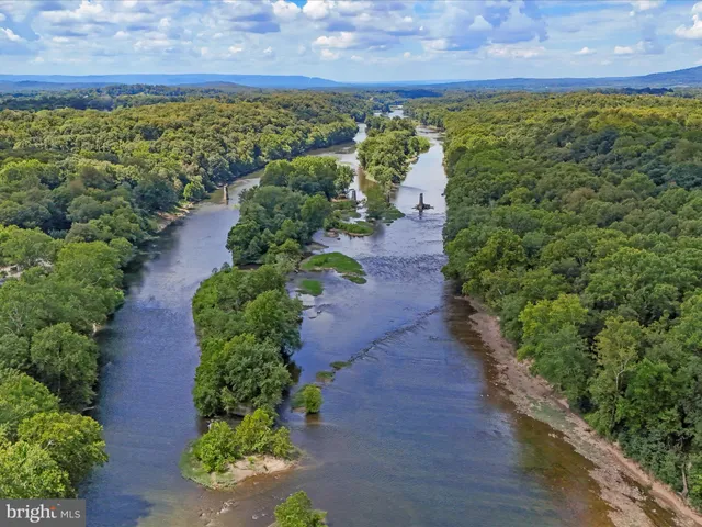 $398,900 | 999 Aspero Lane, Falling Waters, WV 25419