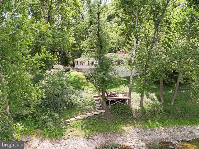 $398,900 | 999 Aspero Lane, Falling Waters, WV 25419