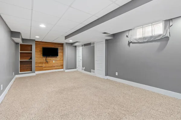 $2,795 | 2300 Northeast McKinley Street, Minneapolis, MN 55418