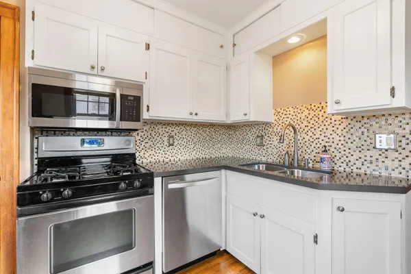 $2,795 | 2300 Northeast McKinley Street, Minneapolis, MN 55418