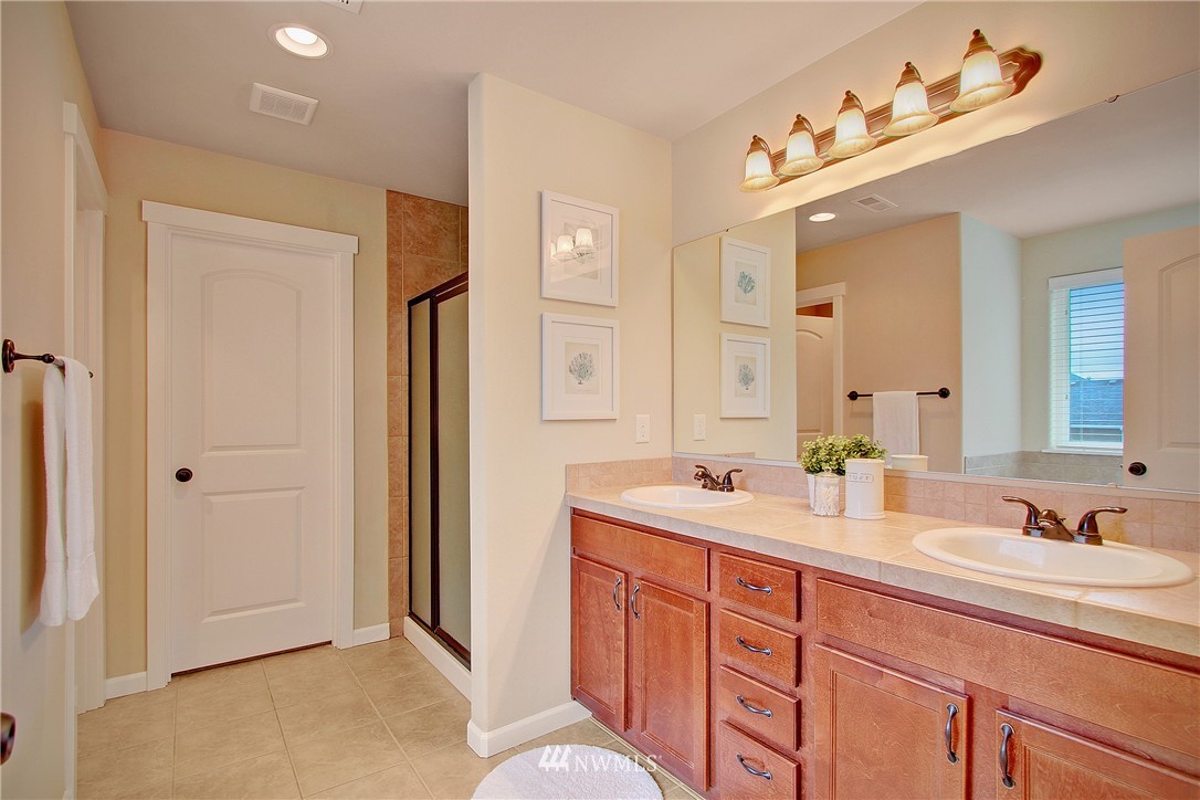 3617 Northeast 19th Street Renton, WA 98056 - Photo 13 of 20 Gallery Image 13