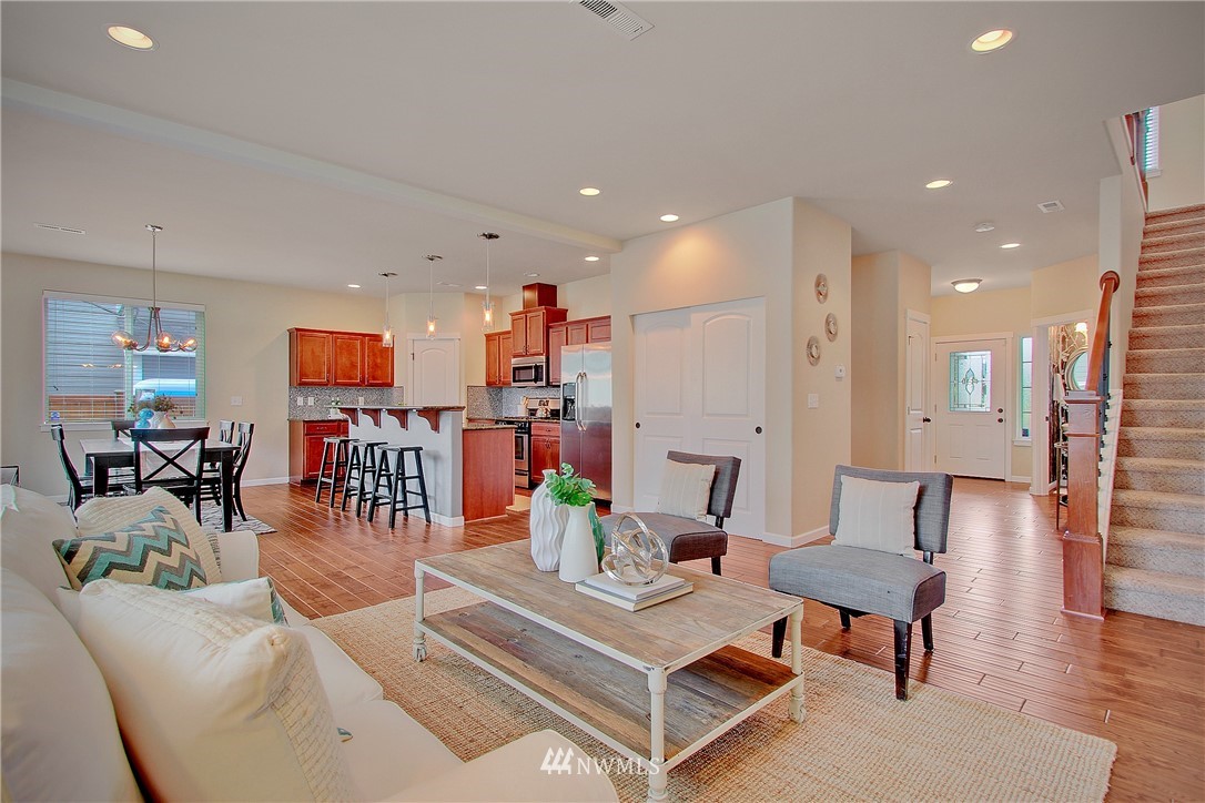 3617 Northeast 19th Street Renton, WA 98056 - Photo 5 of 20 Gallery Image 5