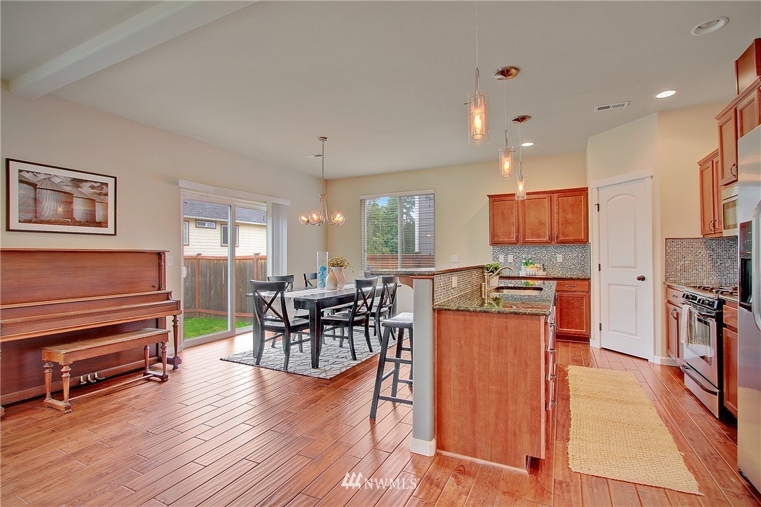 3617 Northeast 19th Street Renton, WA 98056 - Photo 7 of 20 Gallery Image 7