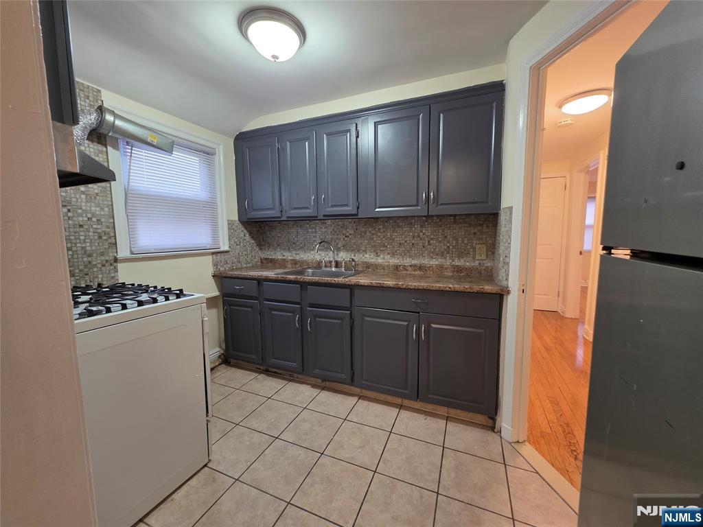 41 Reid Avenue, Unit 2 Bergenfield, NJ 07621 - Photo 6 of 11