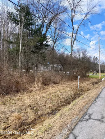 $300,000 | 890 Alt-Voorh Road, Altamont, NY 12009