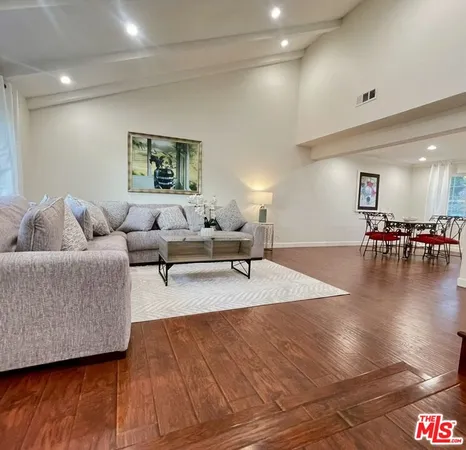 $1,100,000 | 11158 Newcastle Avenue, Granada Hills, CA 91344