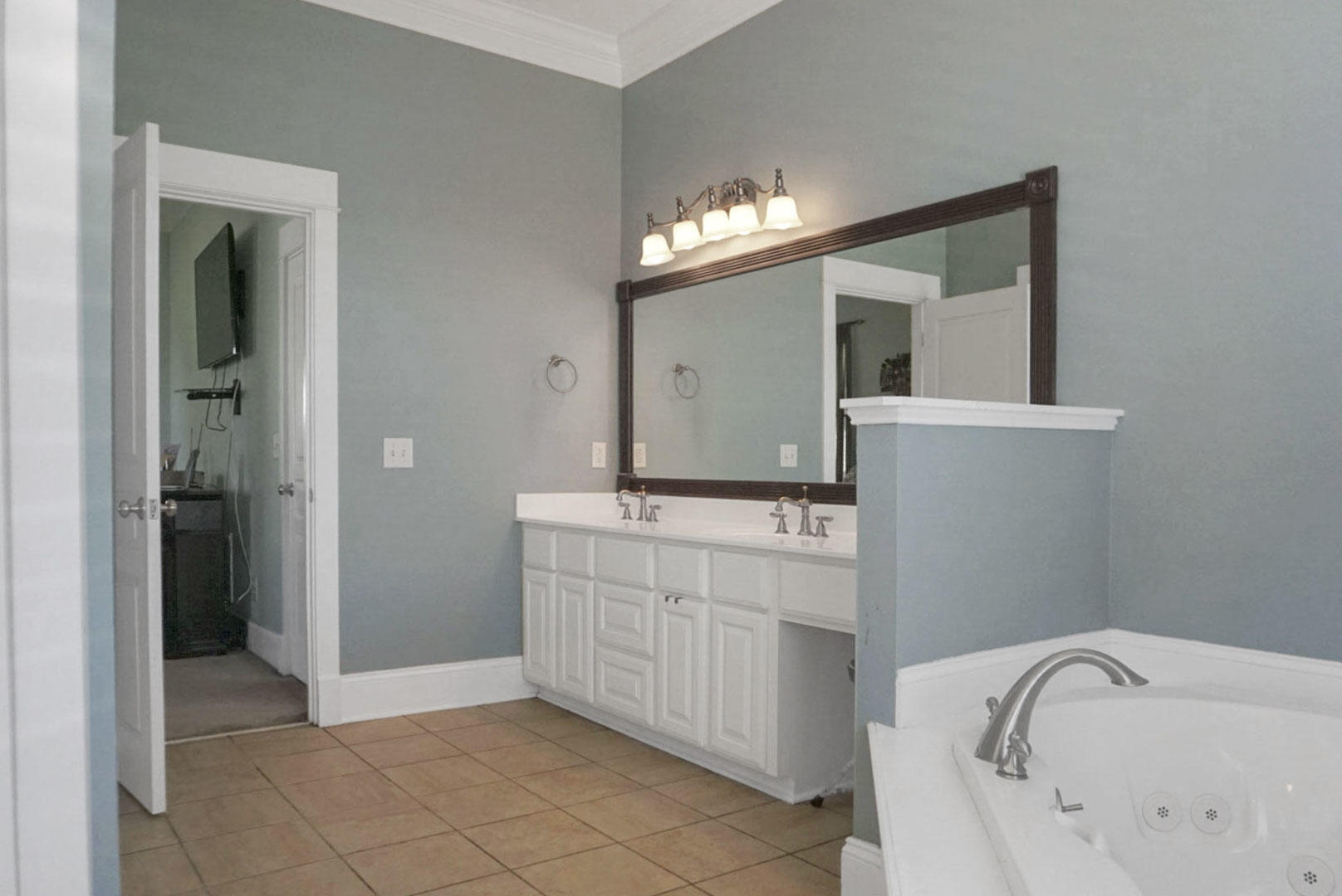 1058 Witherbee Road Moncks Corner, SC 29461 - Photo 34 of 41 Master En-suite!