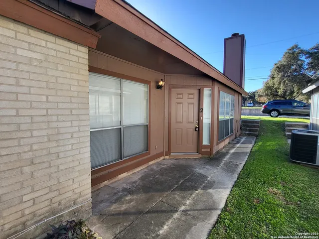 $1,000 | 8419 Cranberry Hill, Unit 2, San Antonio, TX 78254