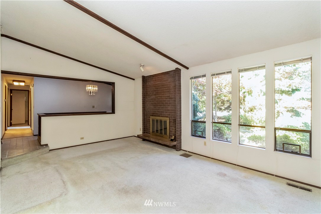 10505 Northeast 190th Street Bothell, WA 98011 - Photo 3 of 20 Gallery Image 3