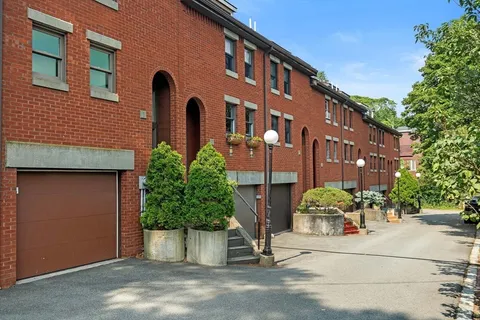 $1,650,000 | 11 Dana Street, Unit D, Cambridge, MA 02138