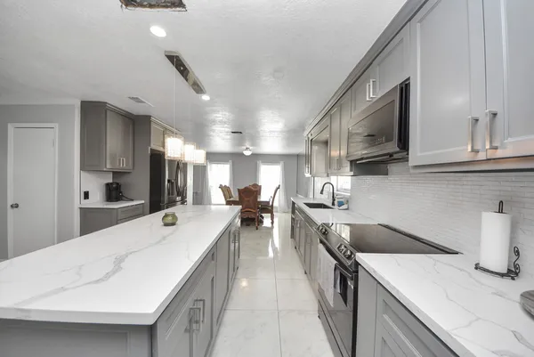 $350,000 | 1011 Whitestone Lane, Houston, TX 77073