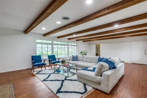 $2,495 | 1901 Bluebird Avenue, Fort Worth, TX 76111