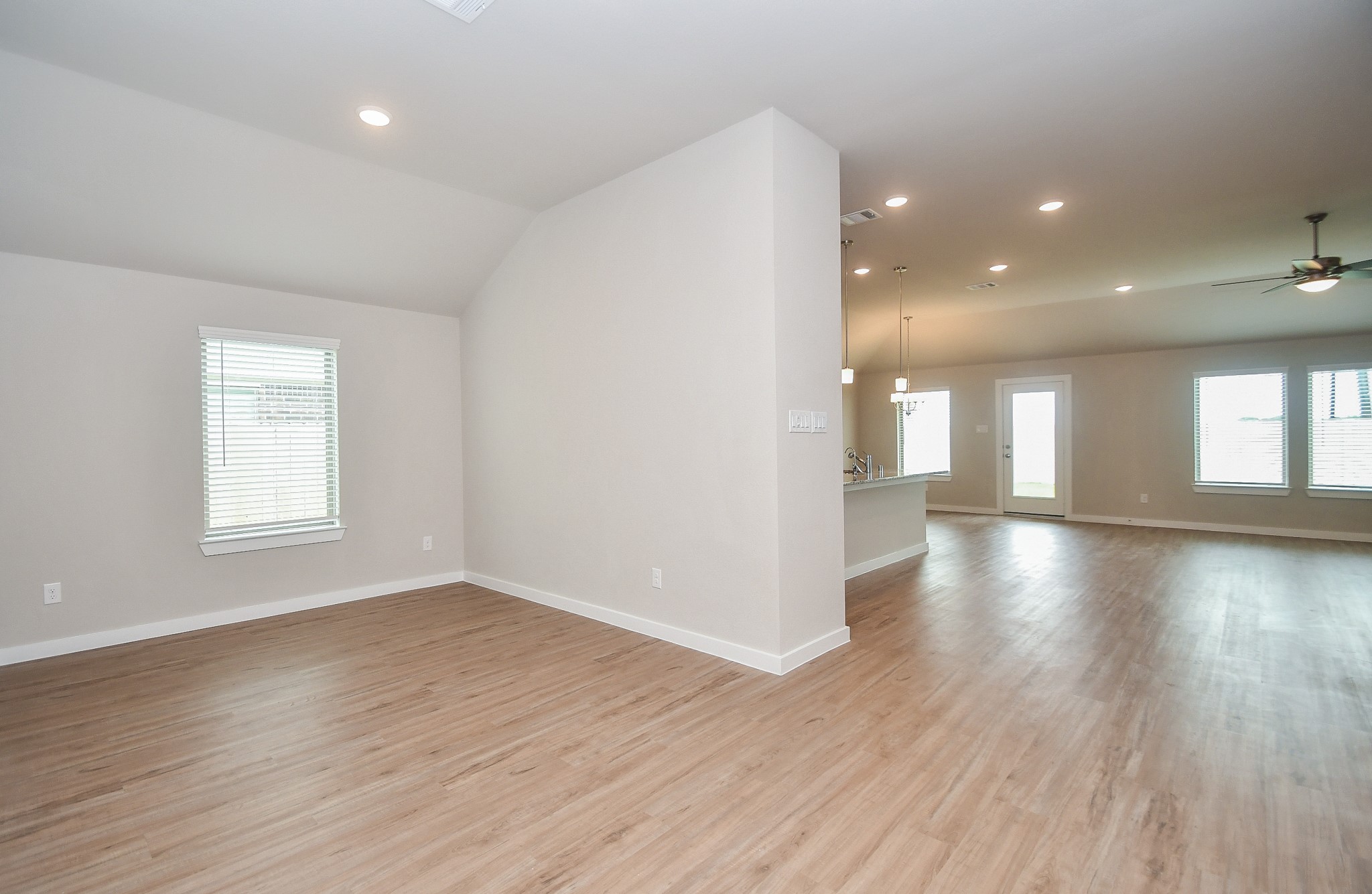 2007 Live Springs Way Rosenberg, TX 77471 - Photo 3 of 25 Flex space which can be used as a formal dining, office/ study or additional living space.