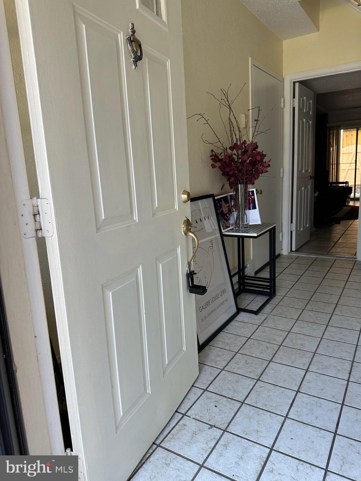 10904 Pebble Run Drive Silver Spring, MD 20902 - Photo 2 of 34 ENTRANCE/FOYER