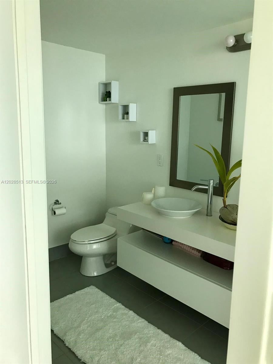 92 Southwest 3rd Street, Unit 3712 Miami, FL 33130 - Photo 12 of 14