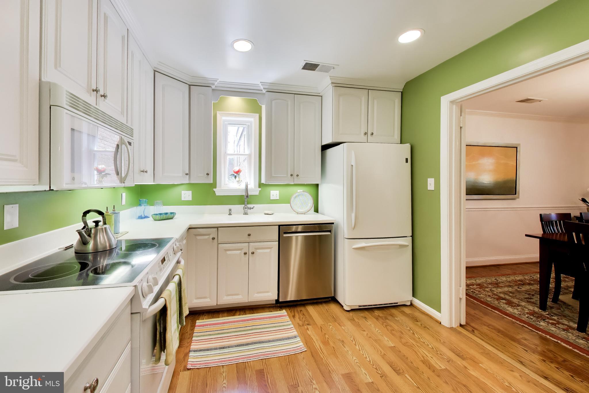 6727 Fairfax Road, Unit 13 Chevy Chase, MD 20815 - Photo 9 of 44 Kitchen