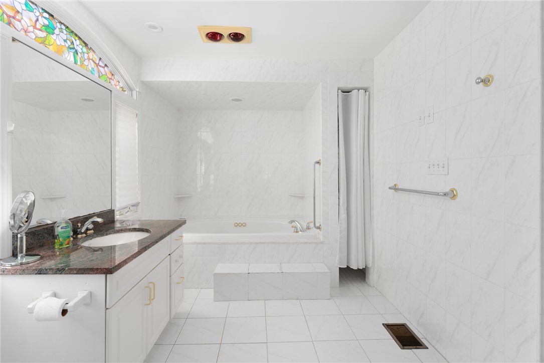 73 Merton Road Newport, RI 02840 - Photo 13 of 45