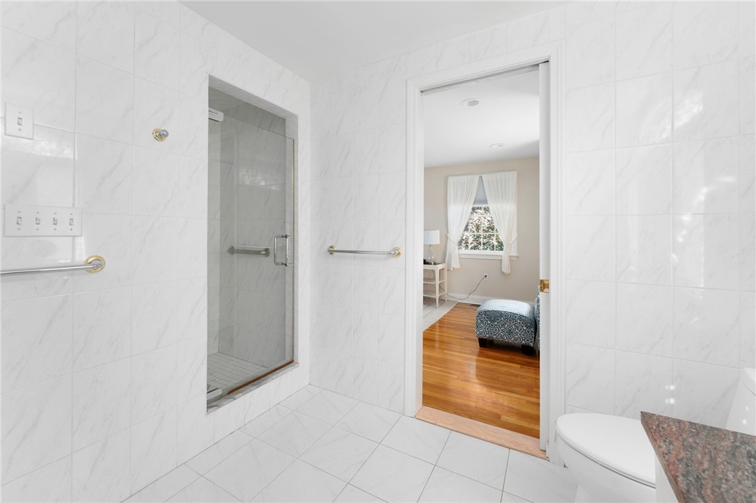 73 Merton Road Newport, RI 02840 - Photo 14 of 45