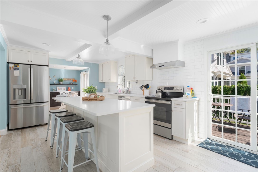 73 Merton Road Newport, RI 02840 - Photo 15 of 45