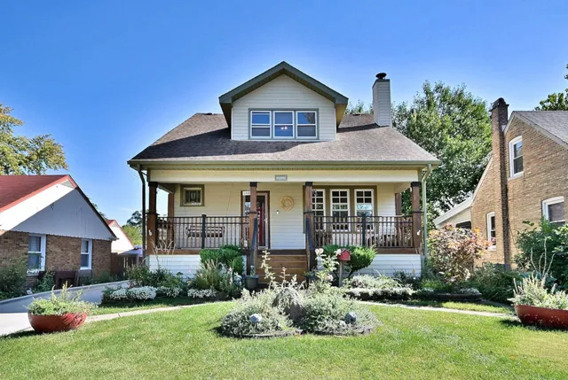 $425,000 | 245 South Addison Street, Bensenville, IL 60106
