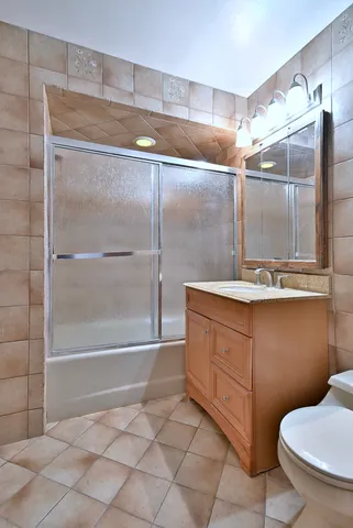 $425,000 | 245 South Addison Street, Bensenville, IL 60106